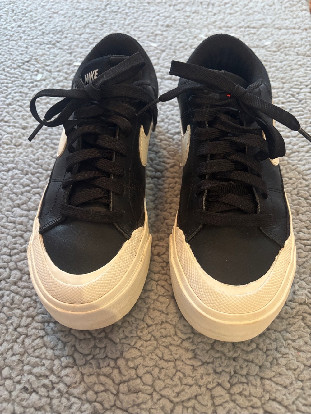 Nike Women’s Court Legacy Lift Black